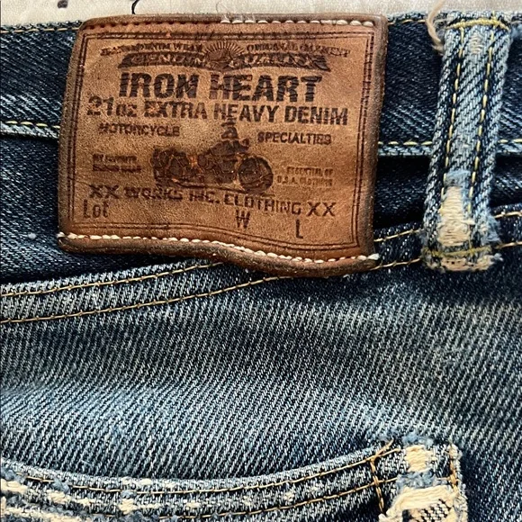 Men's Distressed Blue Jeans - Picture 7 of 7